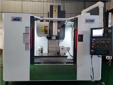 Centro di lavoro verticale a 5 assi Cnc
